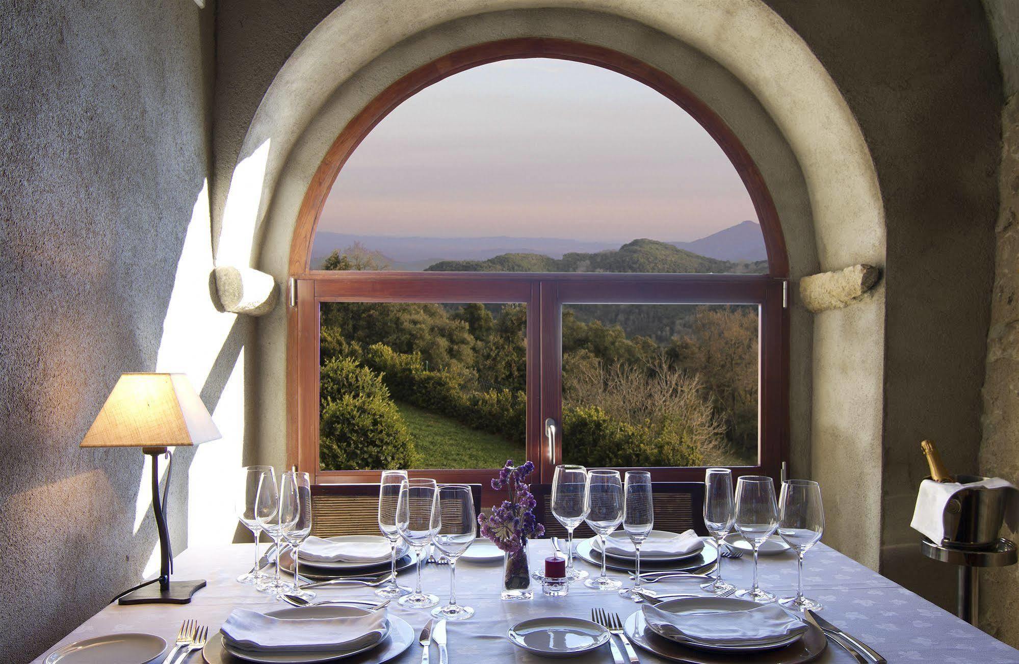 Hotel Restaurante El Ventos Sant Felíu de Pallarols エクステリア 写真
