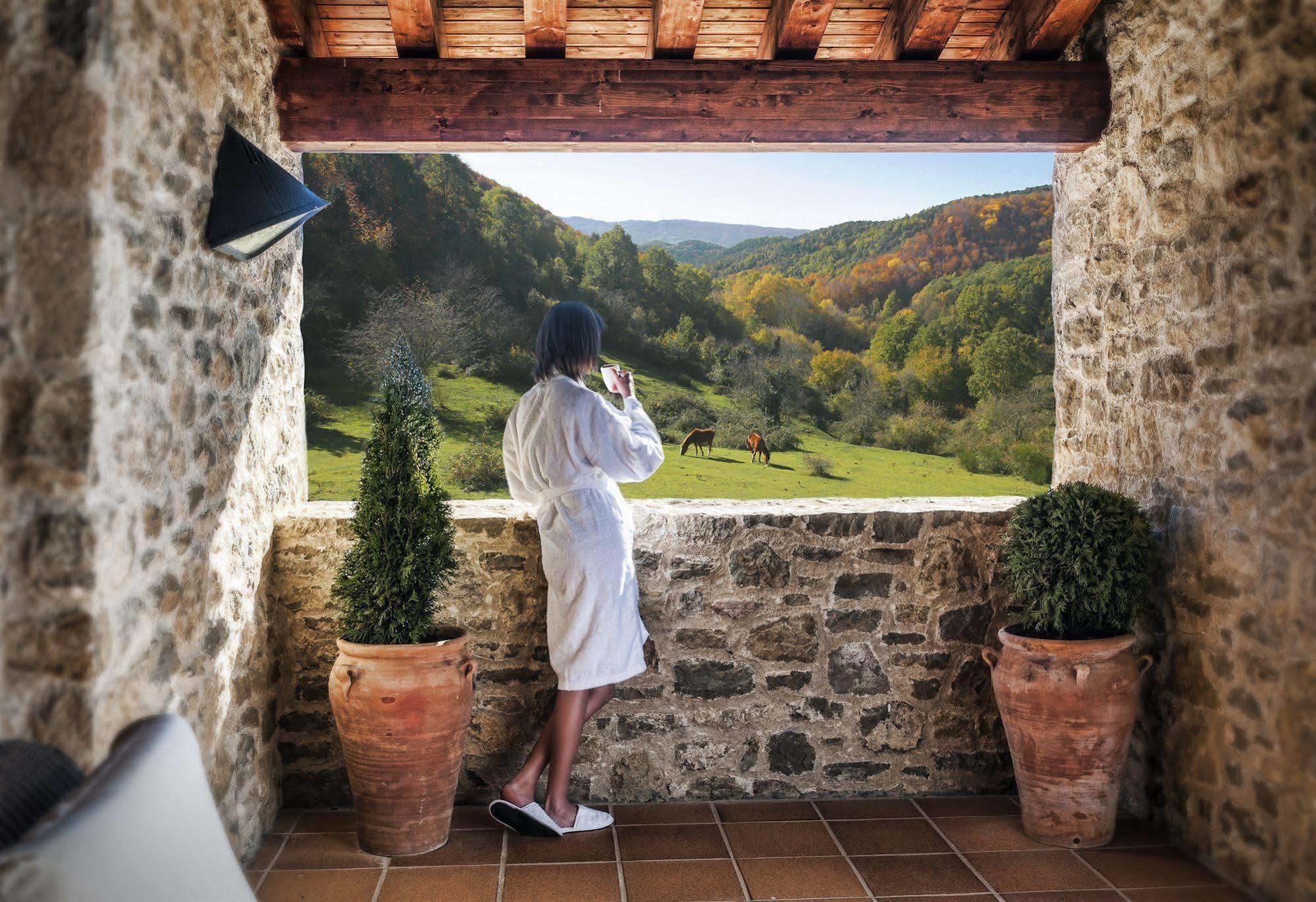 Hotel Restaurante El Ventos Sant Felíu de Pallarols エクステリア 写真