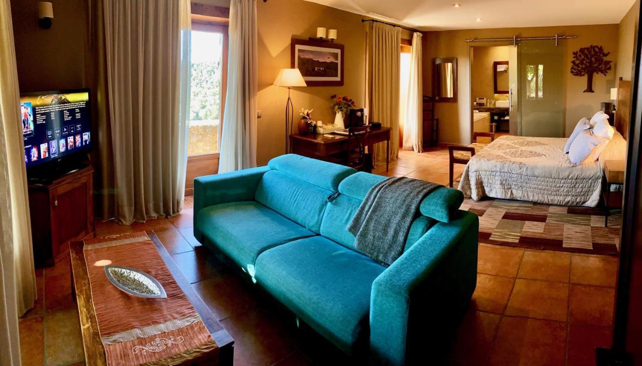 Hotel Restaurante El Ventos Sant Felíu de Pallarols エクステリア 写真