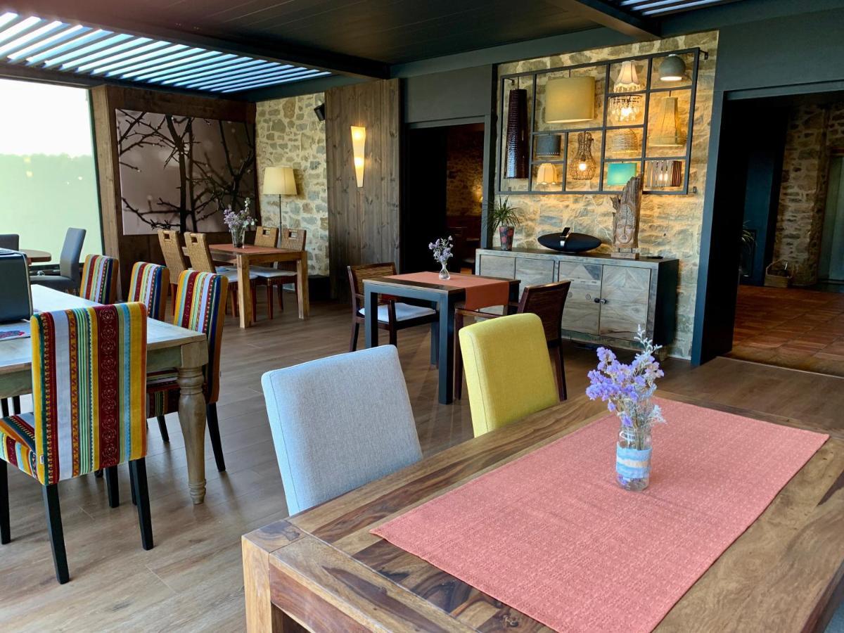 Hotel Restaurante El Ventos Sant Felíu de Pallarols エクステリア 写真
